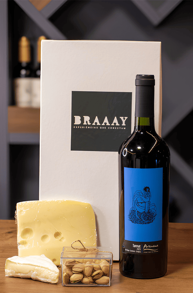 Kit Vinho Artesana Tannat, Queijos Brie E Gouda, Pistache E